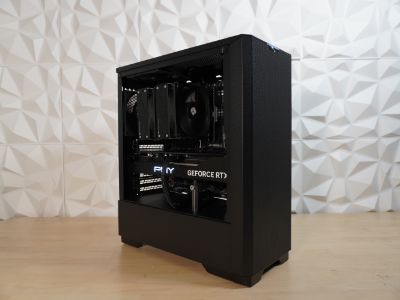 Photo d'un pc, monté en stream, avec comme référence : FlightSimulator 2024 - 1780€ 