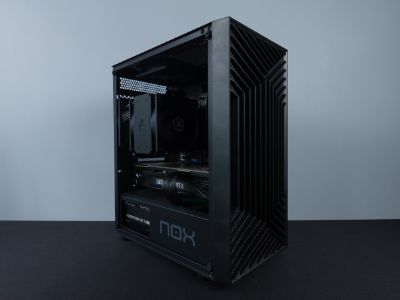 Photo d'un pc, monté en stream, avec comme référence : LaDaronne2 - 1000€ 