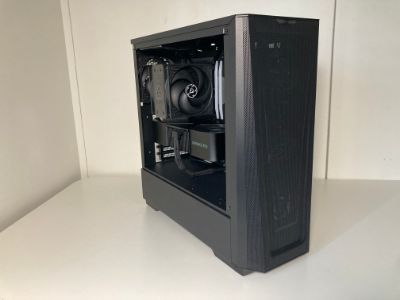 Photo d'un pc, monté en stream, avec comme référence : Revox - 2600€ 