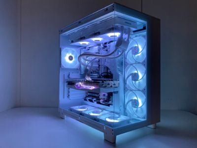 Photo d'un pc, monté en stream, avec comme référence : Fowxy - 2200€ 