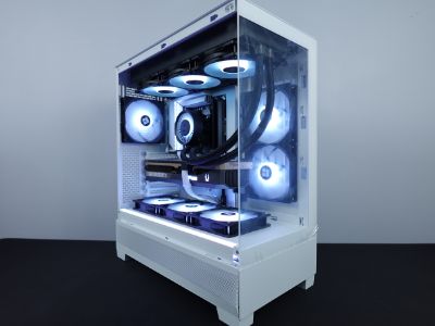 Photo d'un pc, monté en stream, avec comme référence : Pix4Geeks - 2450€ 