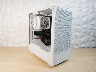 Photo d'un pc, monté en stream, avec comme référence : Scolas 2 - 1450€ 