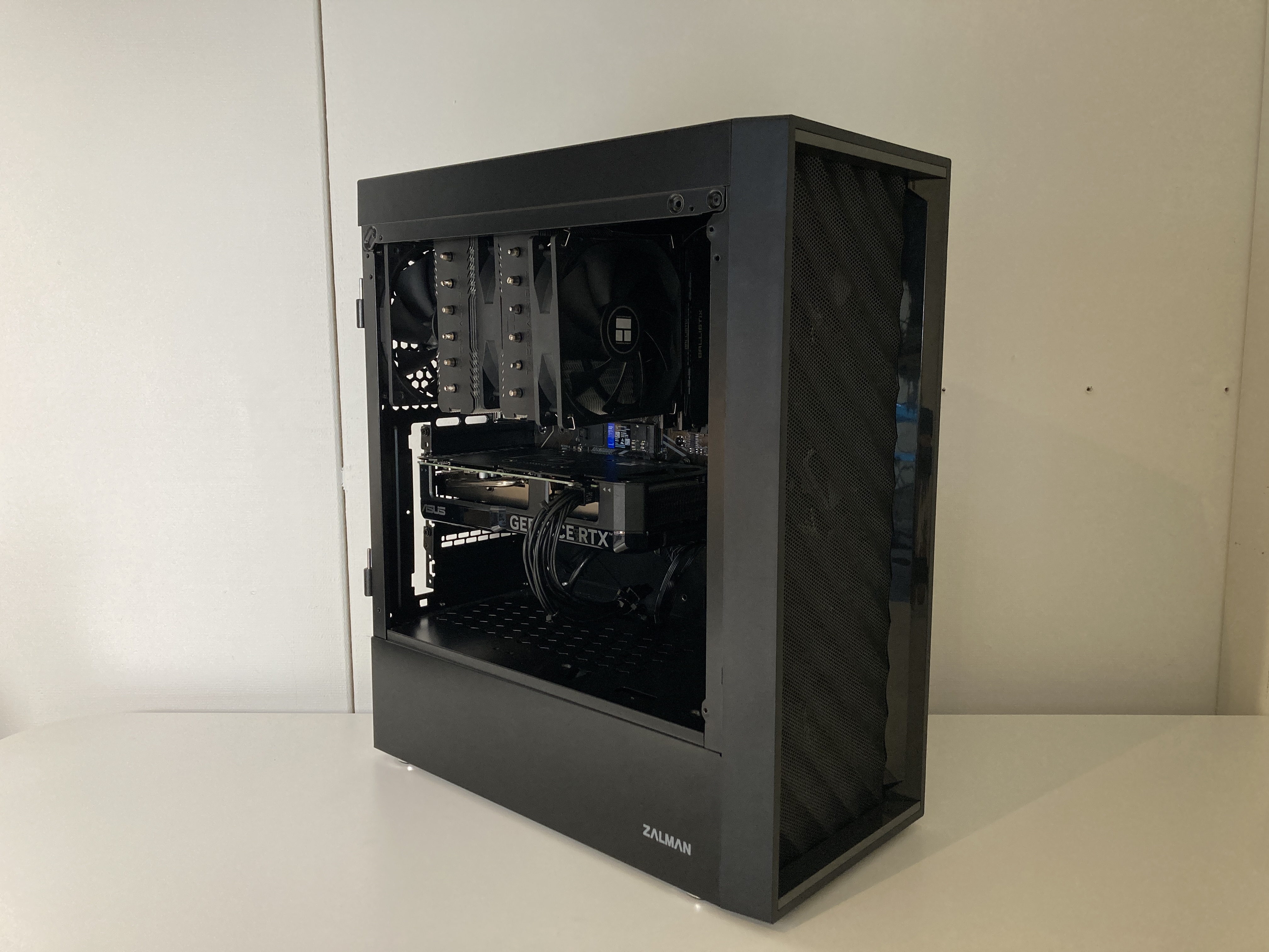 Photo d'un pc, monté en stream, avec comme référence : Killer - 1300€ 