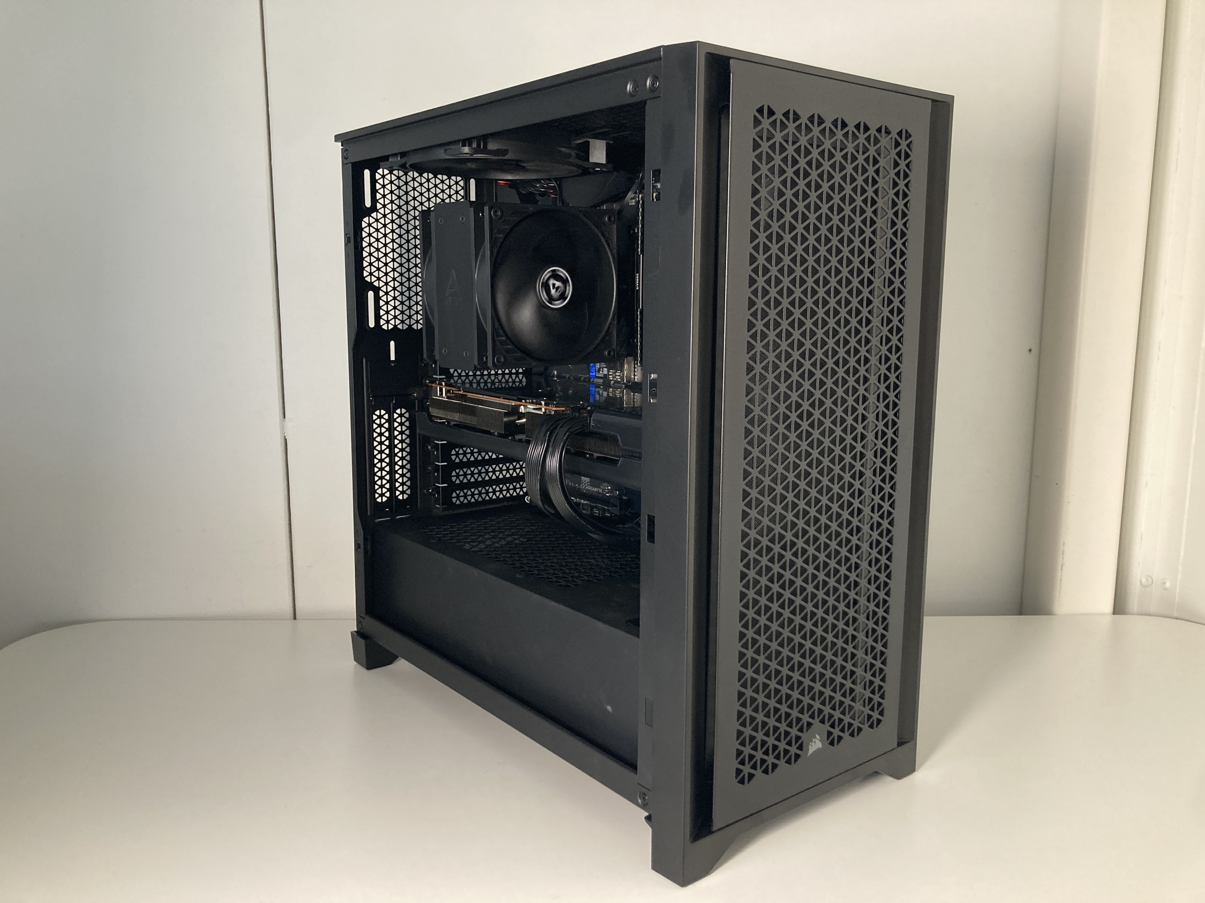 Photo d'un pc, monté en stream, avec comme référence : Noozpick - 1000€ 