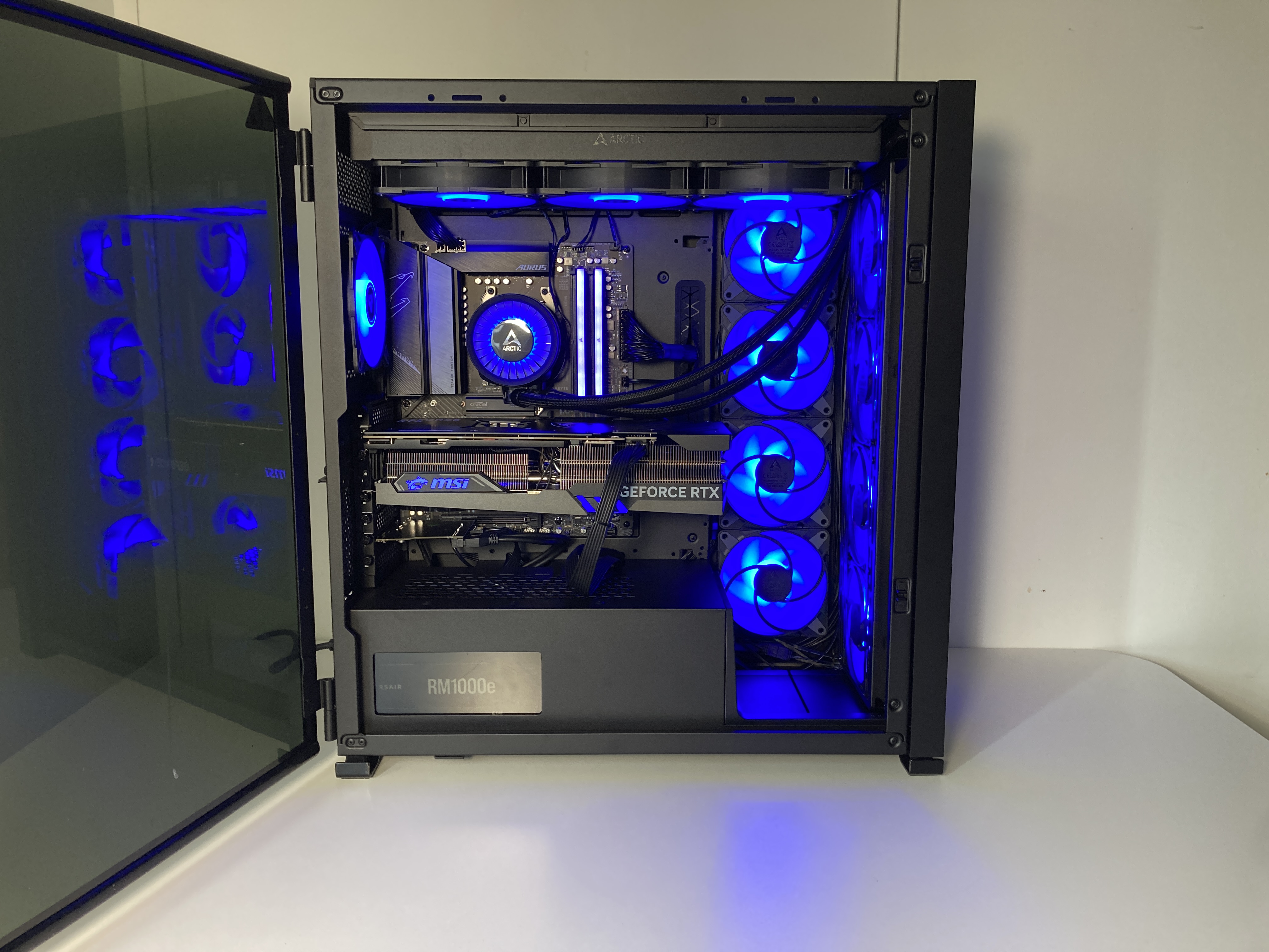 Photo d'un pc, monté en stream, avec comme référence : Tankra - 3500€ 