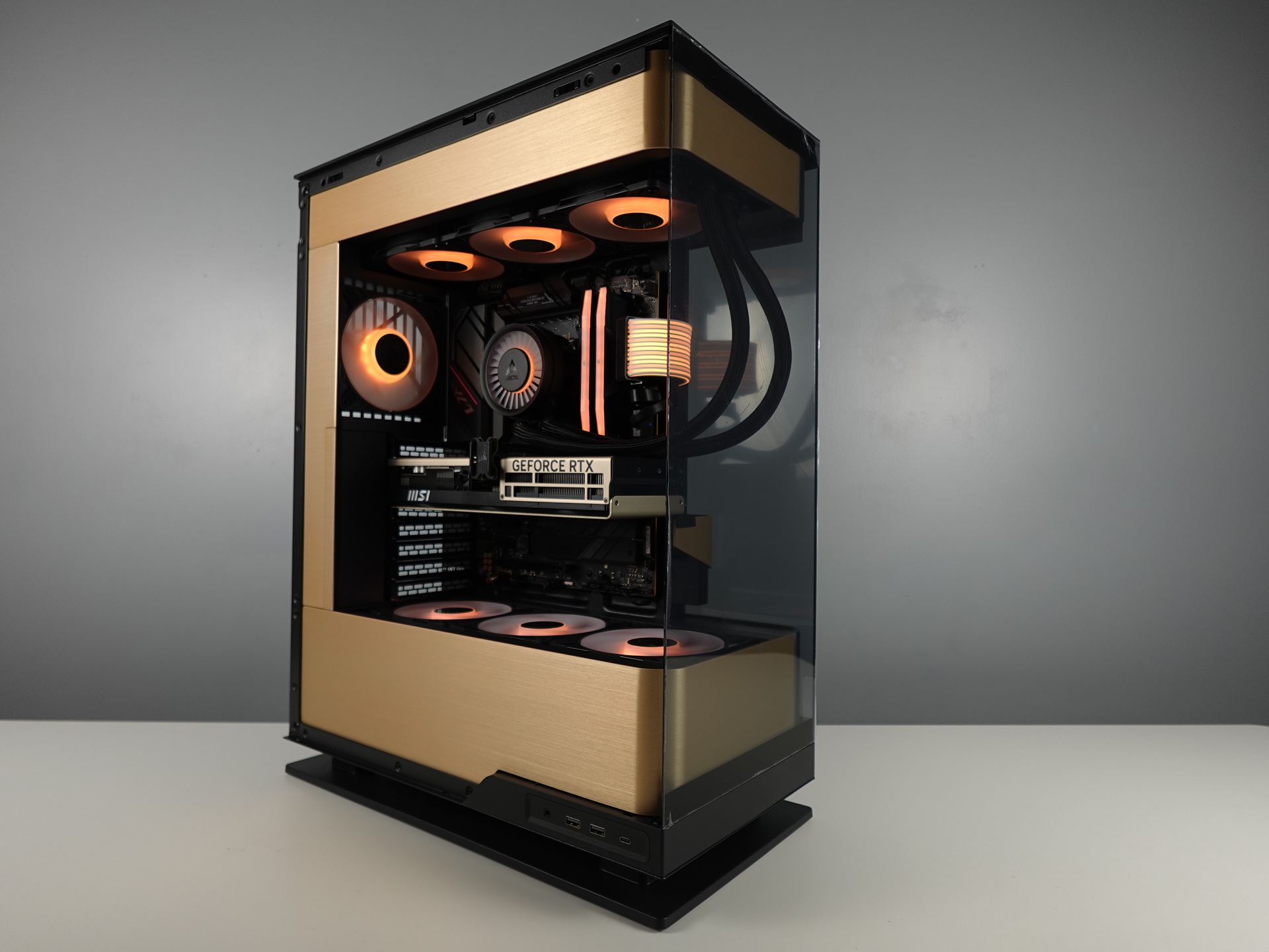 Photo d'un pc, monté en stream, avec comme référence : Azzime - 	2200€	 