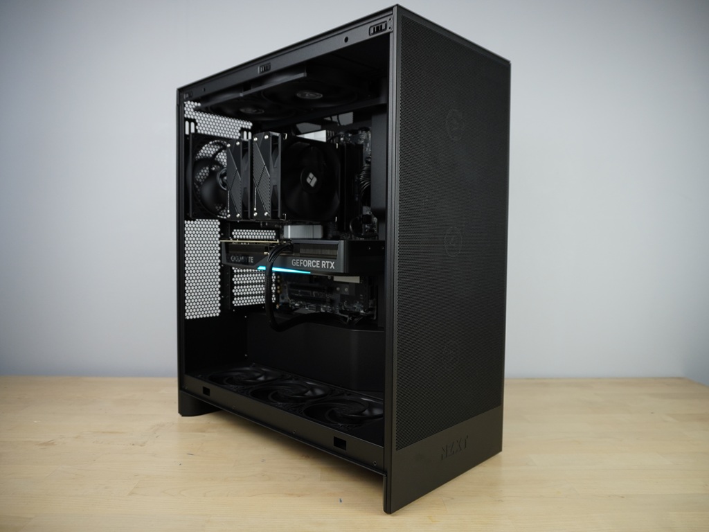 Photo d'un pc, monté en stream, avec comme référence : Detsuga - 2345€ 