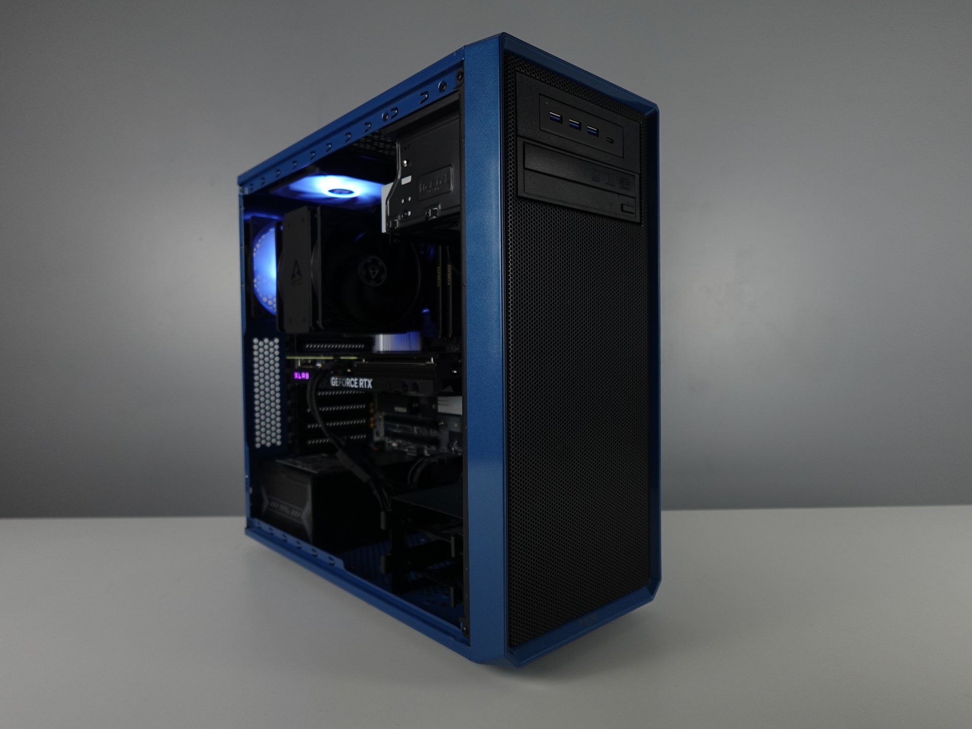 Photo d'un pc, monté en stream, avec comme référence : DxR4ider - 850€ 