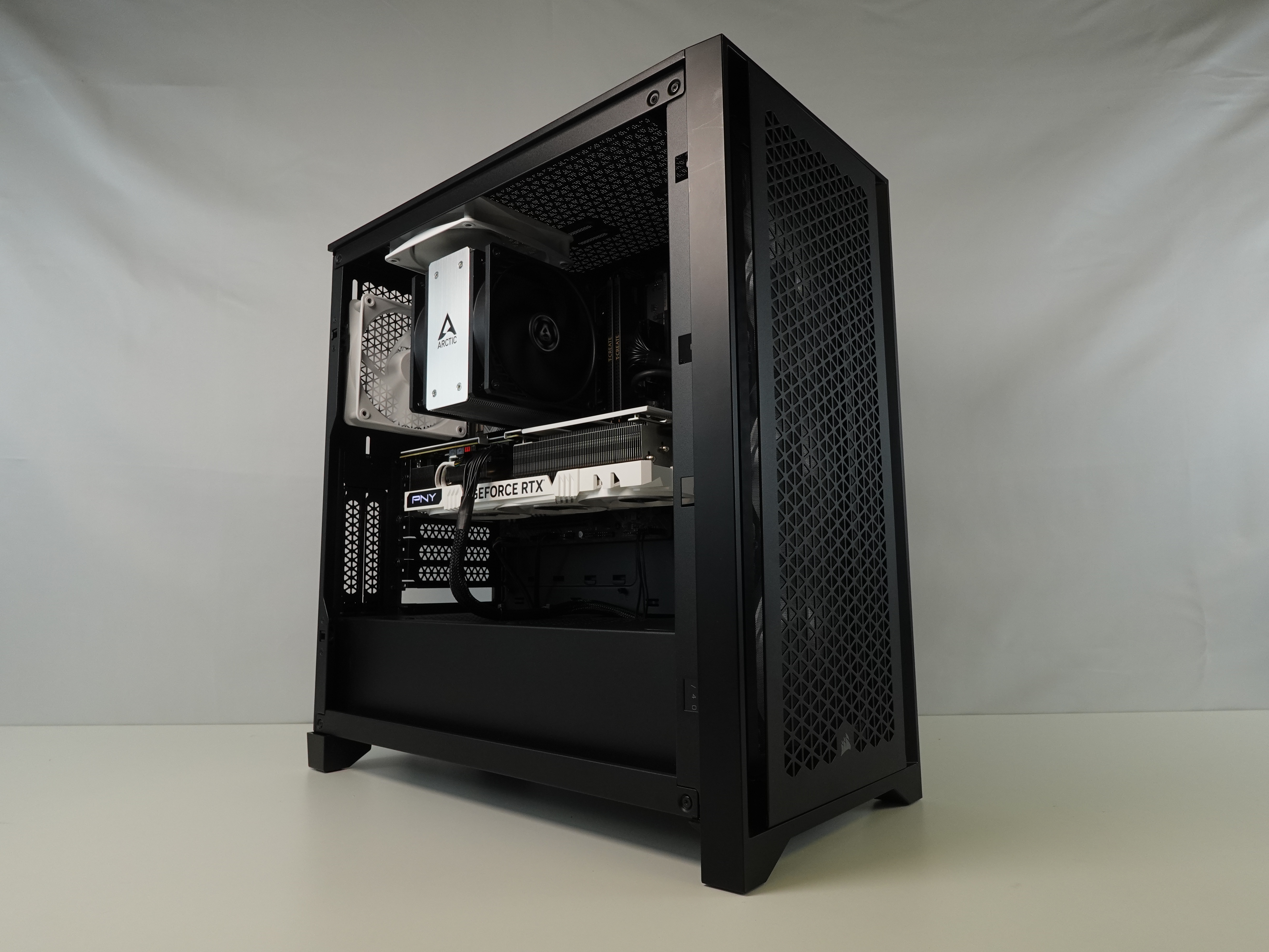 Photo d'un pc, monté en stream, avec comme référence : egguili - 1150€ 