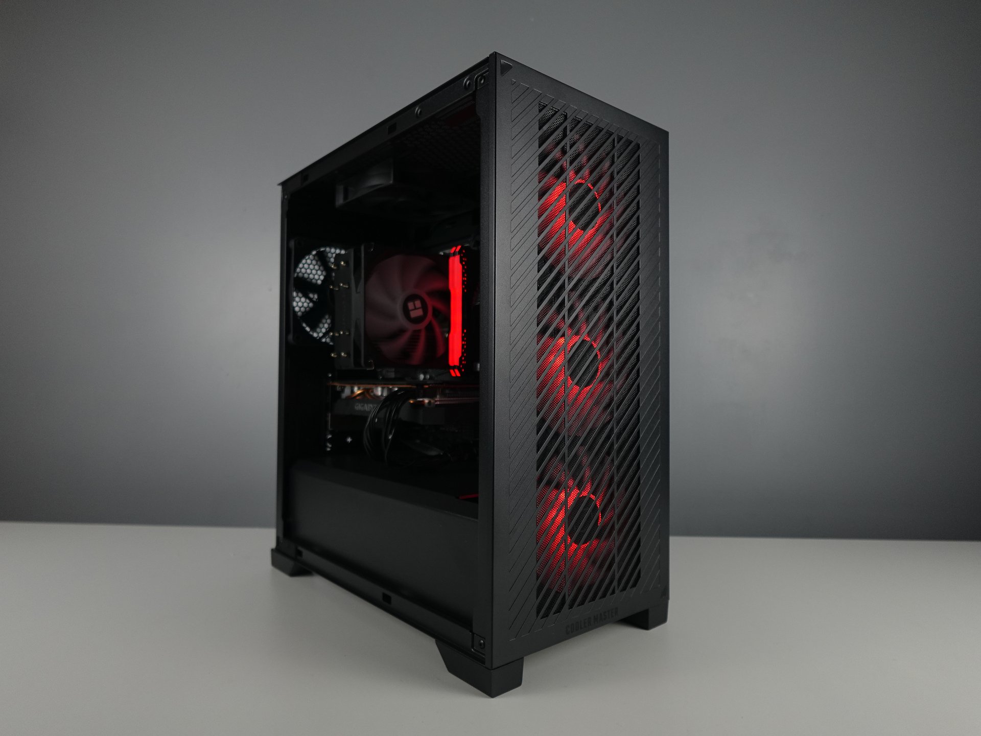 Photo d'un pc, monté en stream, avec comme référence : EXXODE - 559€ 