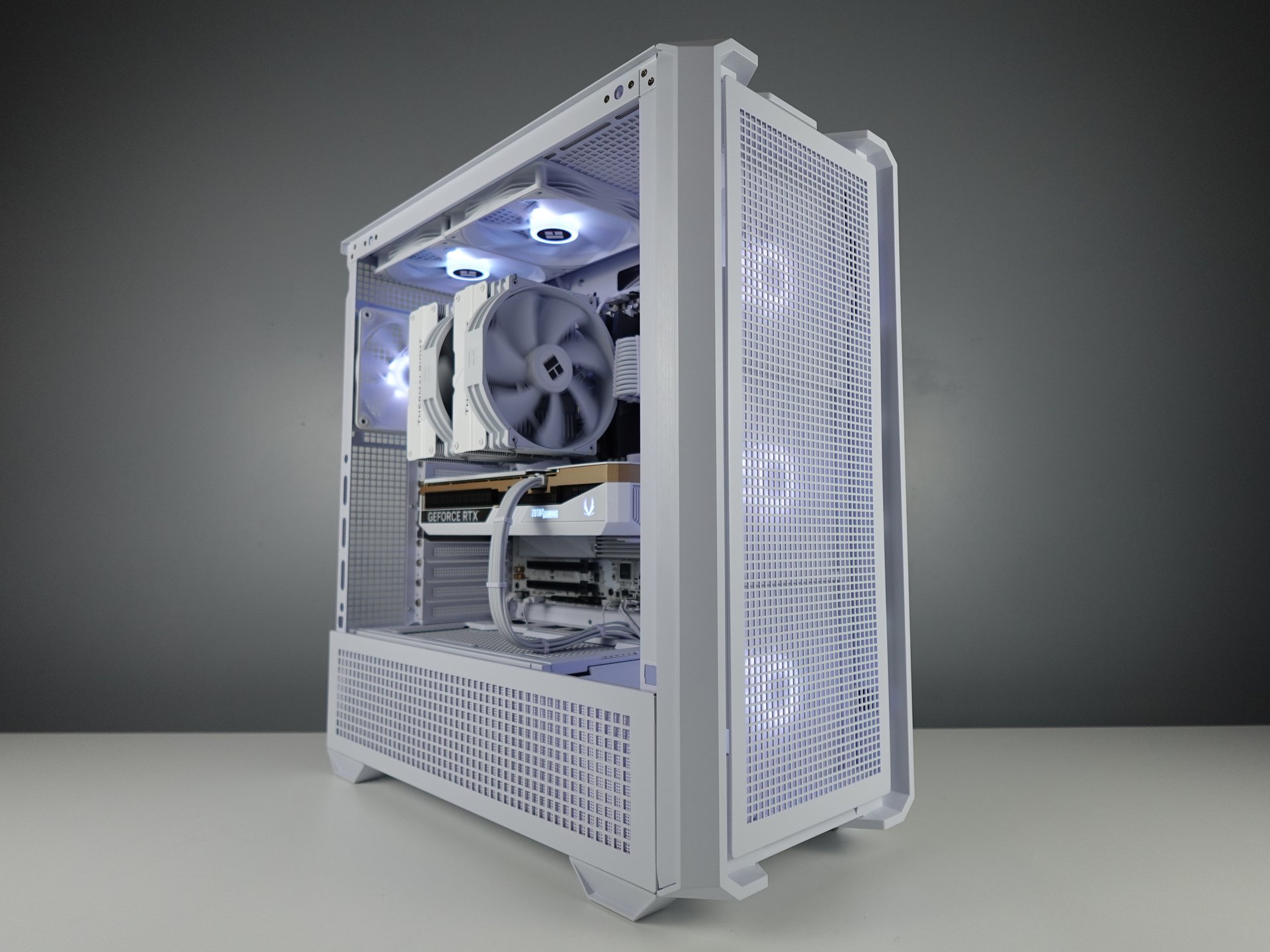 Photo d'un pc, monté en stream, avec comme référence : fried__tofu_- 1950€ 