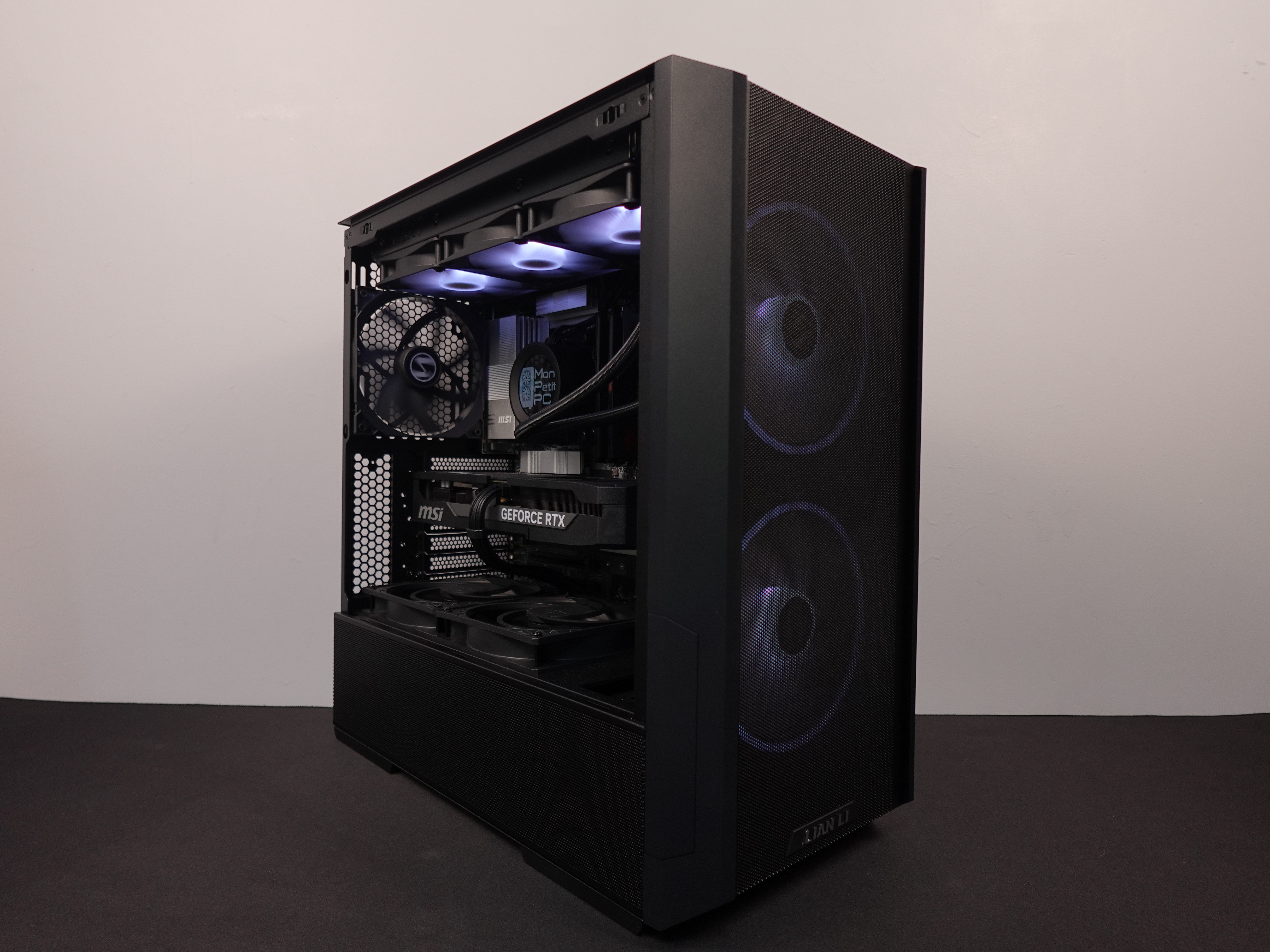 Photo d'un pc, monté en stream, avec comme référence : hk_killianhoarau - 3300€ 