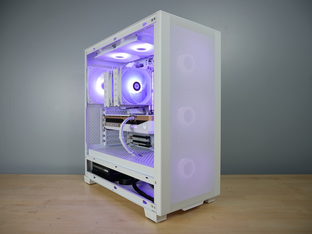 Photo d'un pc, monté en stream, avec comme référence : MikeOuMeaux - 2200€ 