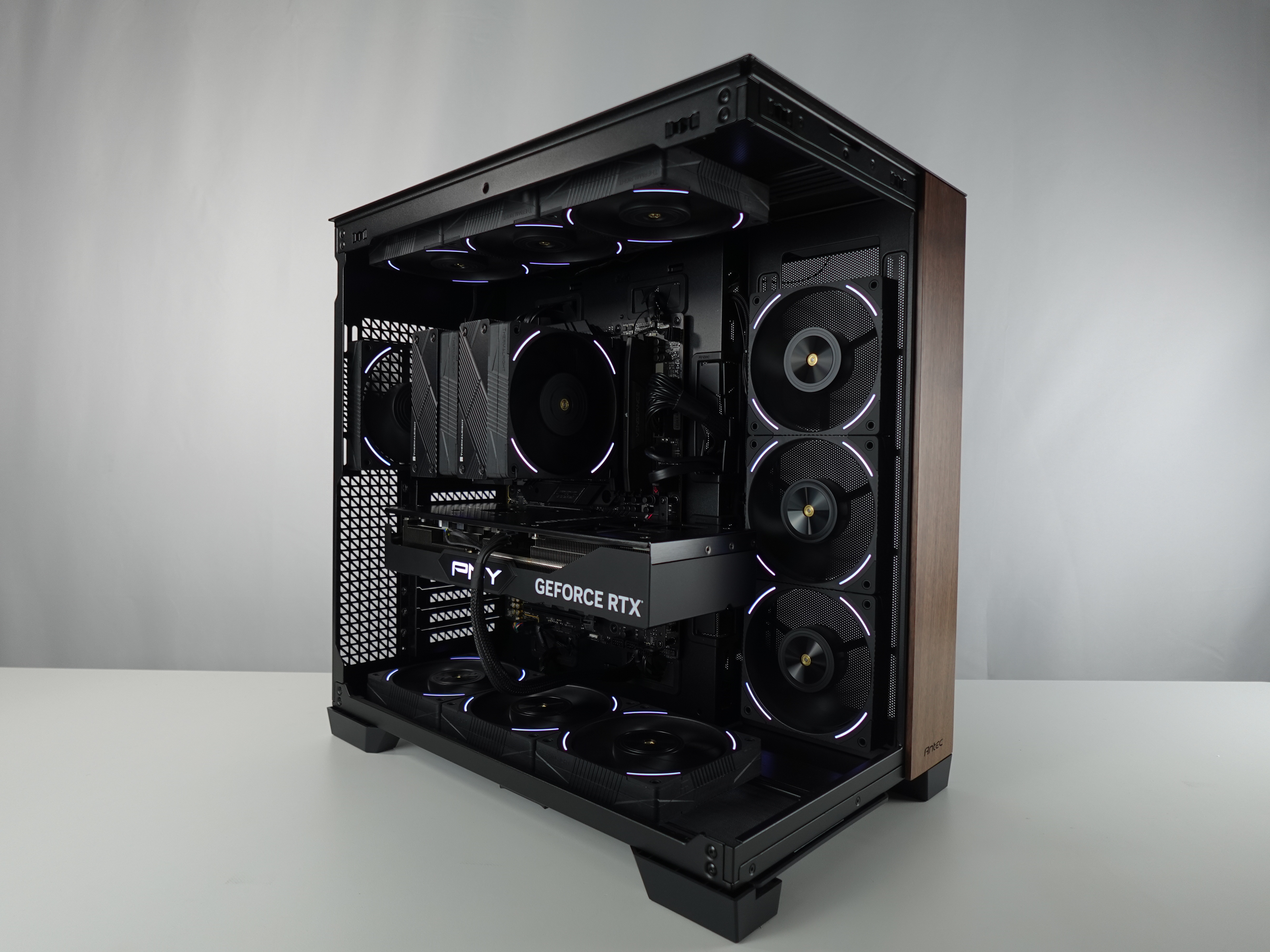 Photo d'un pc, monté en stream, avec comme référence : MiniMoonster - 2145€ 