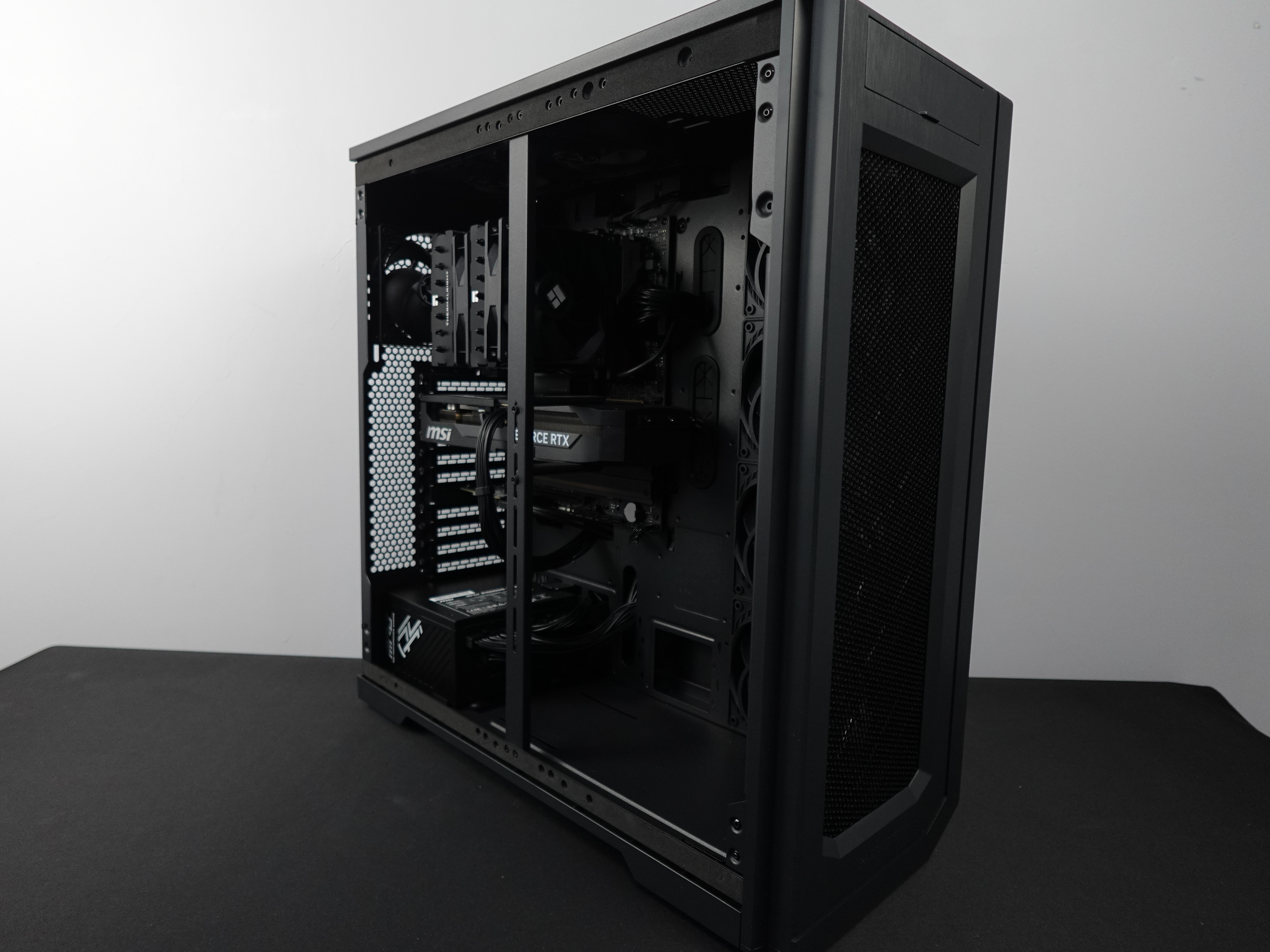 Photo d'un pc, monté en stream, avec comme référence : Nyopy - 3400€ 