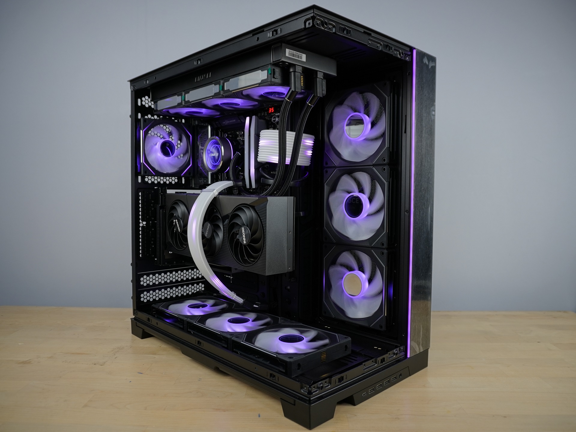 Photo d'un pc, monté en stream, avec comme référence : patern_be - 3205,92 € 