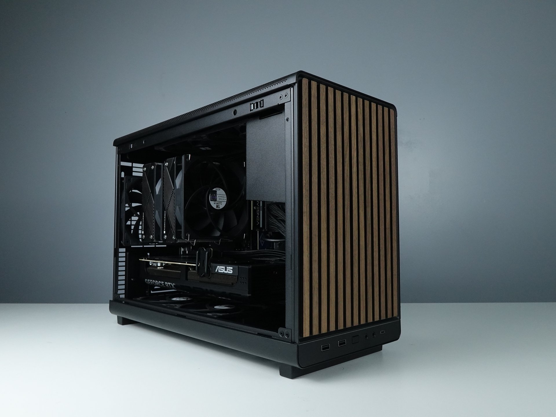 Photo d'un pc, monté en stream, avec comme référence : quassss - 2170€ 