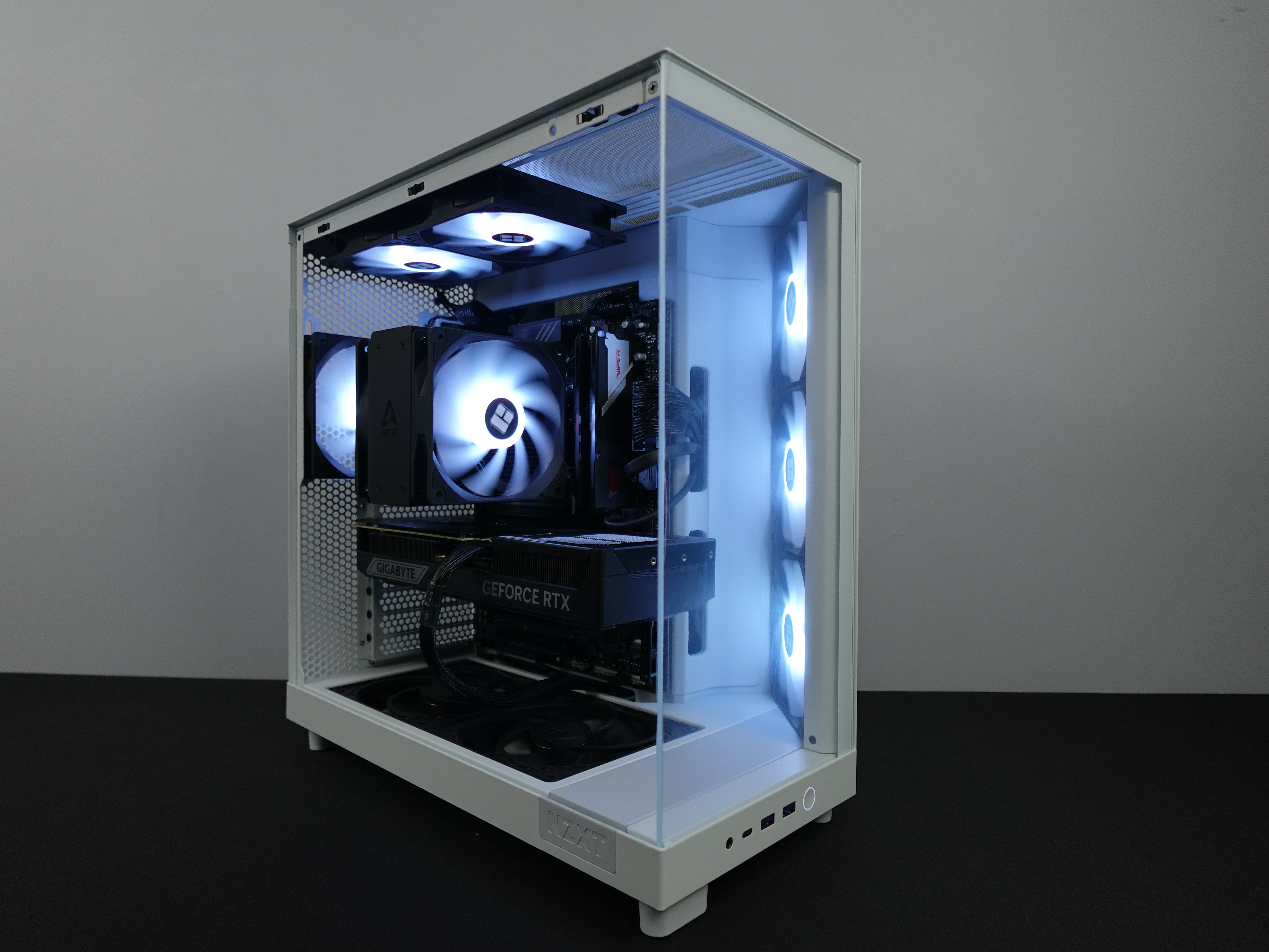 Photo d'un pc, monté en stream, avec comme référence : RS87 - 2250€ 