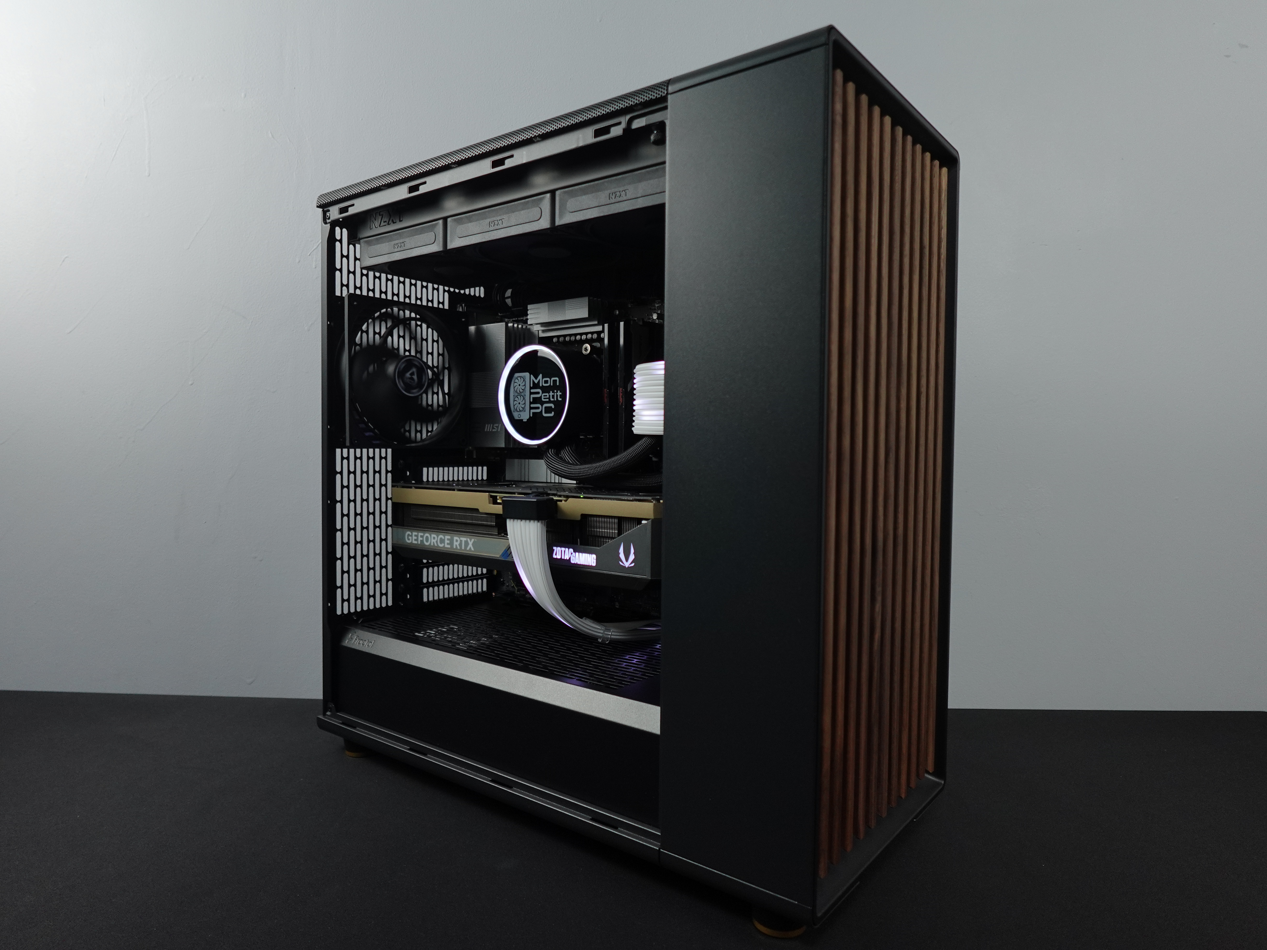Photo d'un pc, monté en stream, avec comme référence : SaulNoobman - 5100€ 