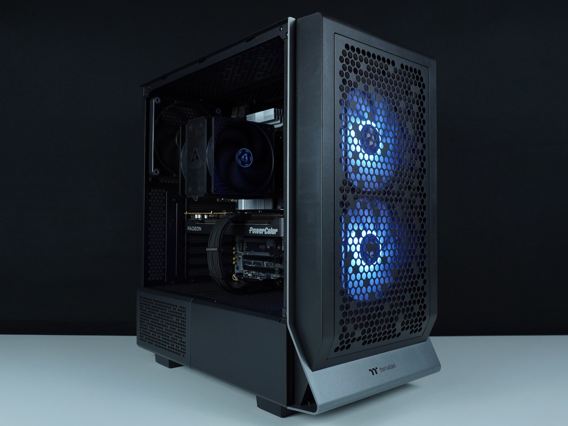 Photo d'un pc, monté en stream, avec comme référence : Seblapon - 1666€ 