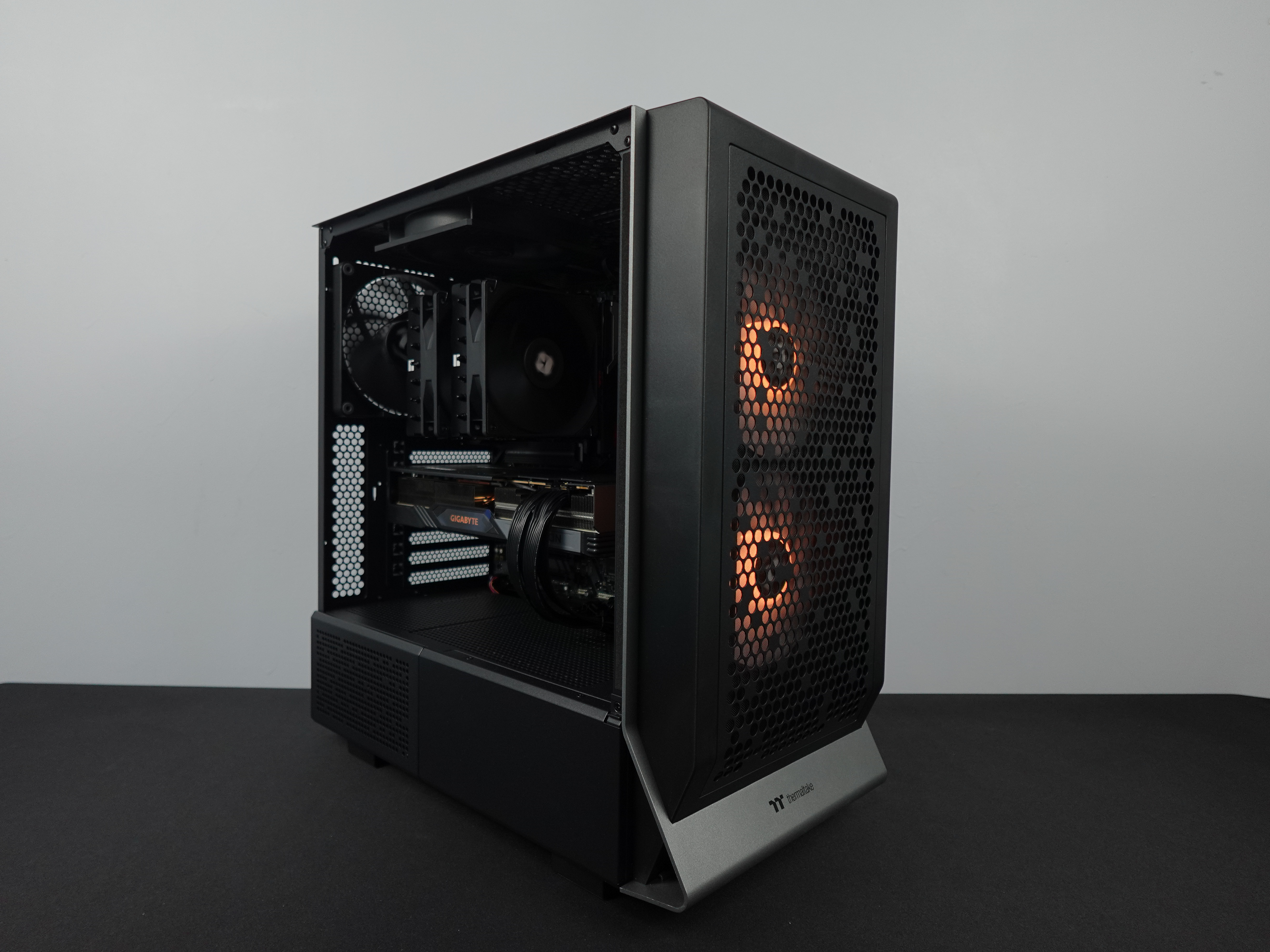 Photo d'un pc, monté en stream, avec comme référence : Shenmue - 1313€ 