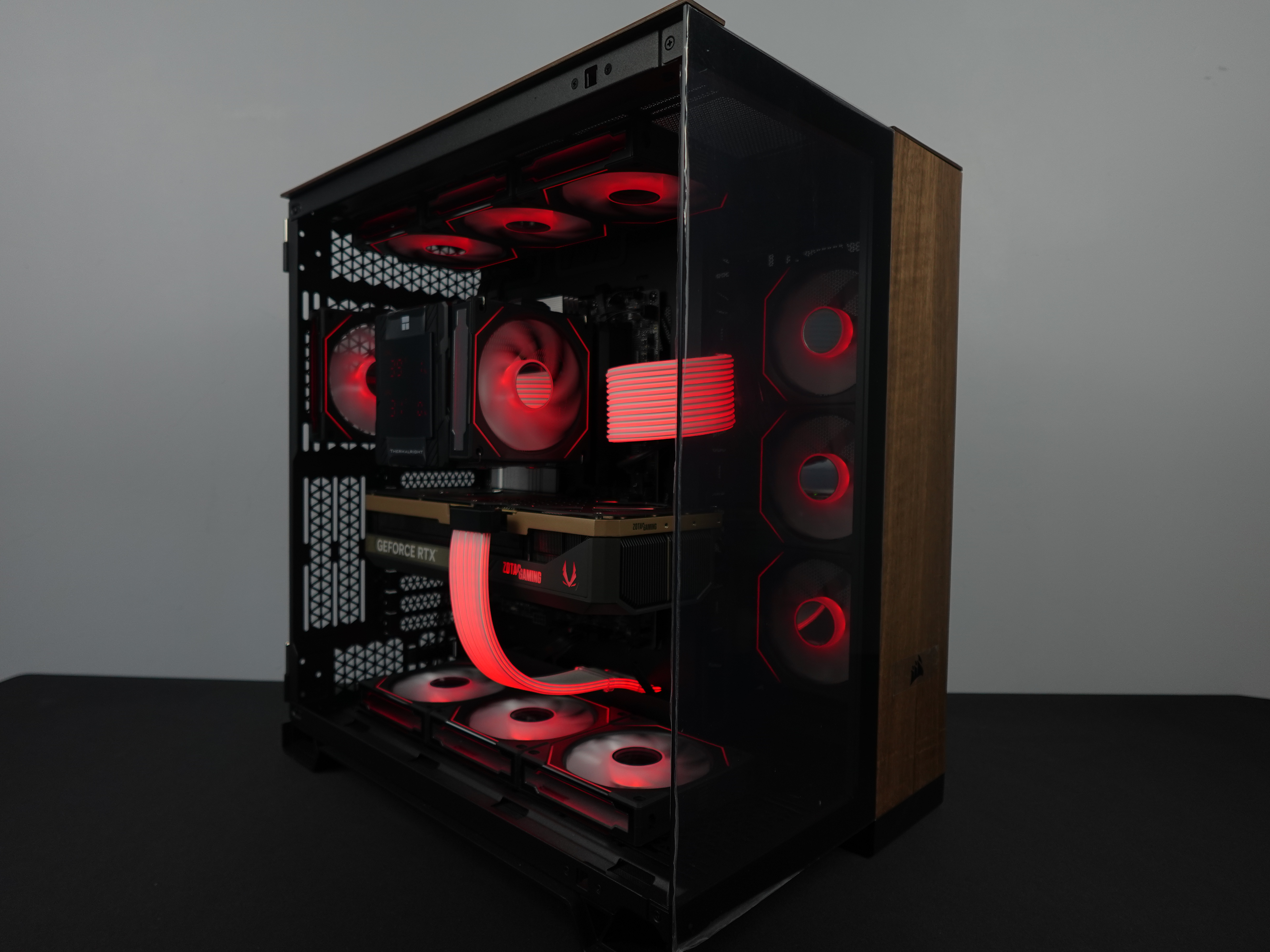 Photo d'un pc, monté en stream, avec comme référence : Tazgoeswild - 3500€ 