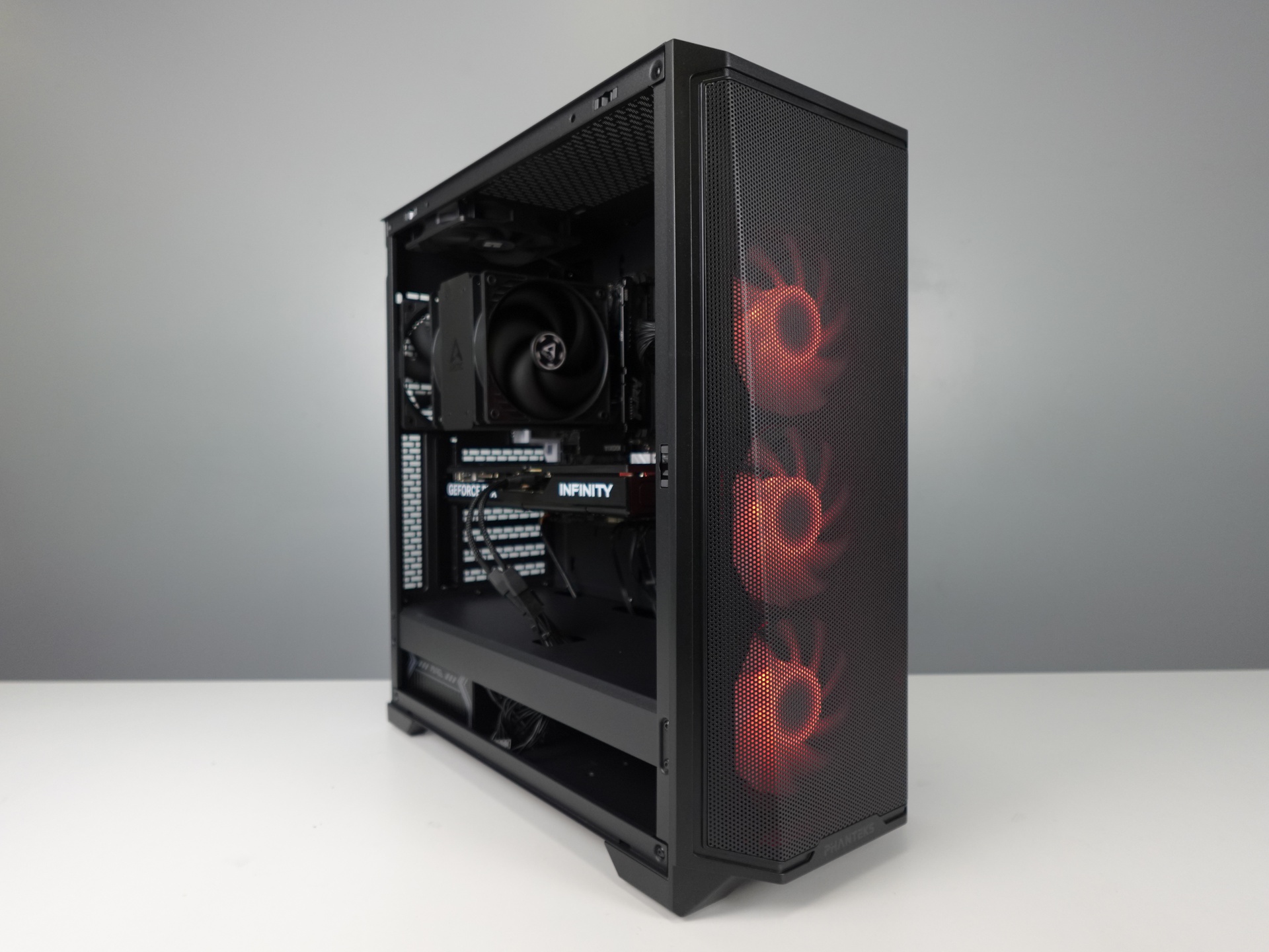 Photo d'un pc, monté en stream, avec comme référence : Vesunaa - 1290 € 