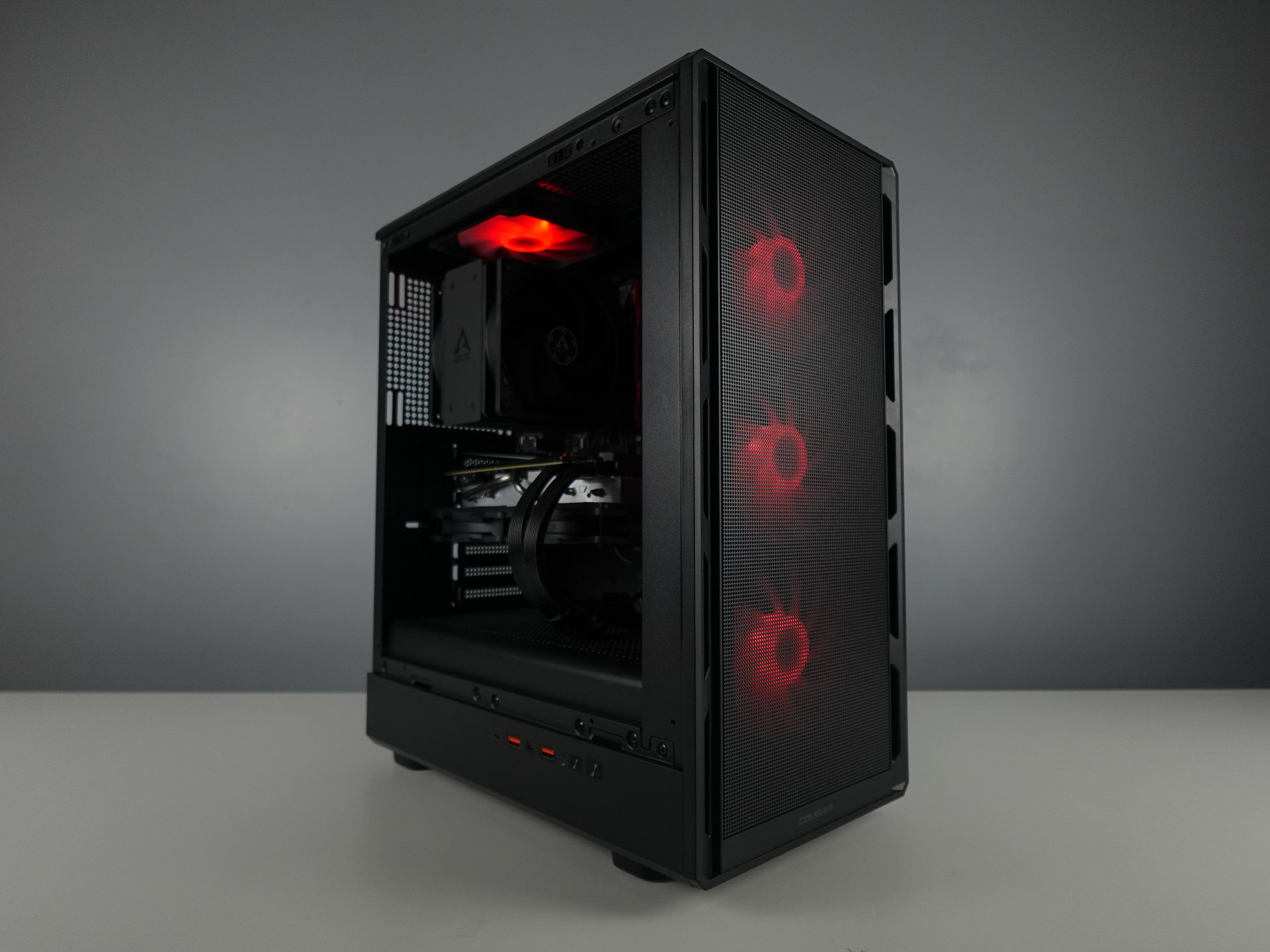 Photo d'un pc, monté en stream, avec comme référence : Vgel - 600€ 