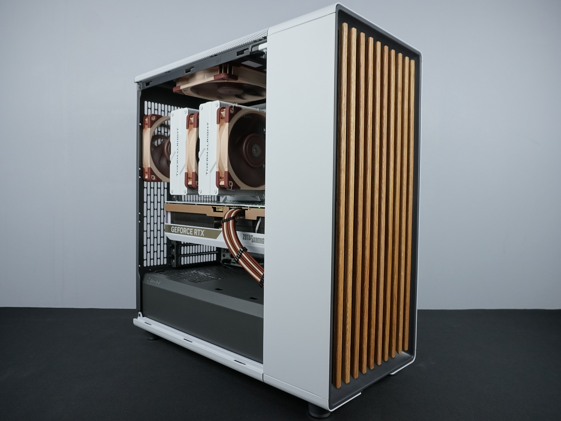 Photo d'un pc, monté en stream, avec comme référence : yamikazzz - 2440€ 